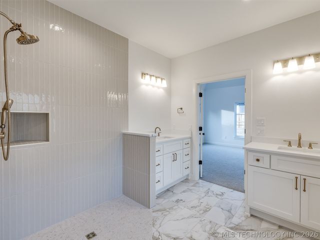 2839 E 142nd Street S, Bixby, OK 74008