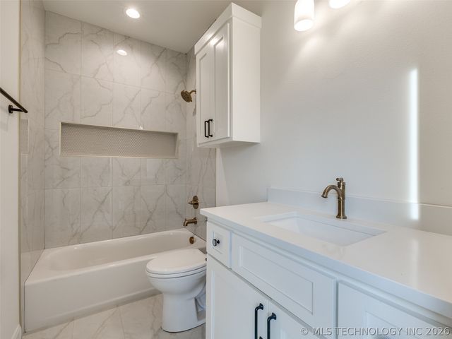 2839 E 142nd Street S, Bixby, OK 74008