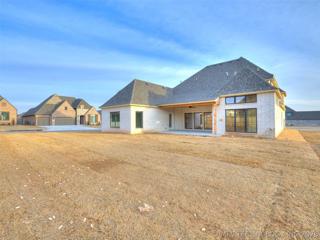 2839 E 142nd Street S, Bixby, OK 74008