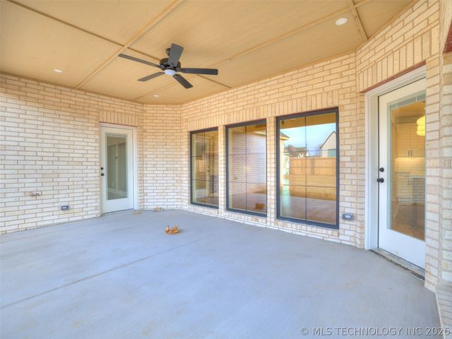 2839 E 142nd Street S, Bixby, OK 74008