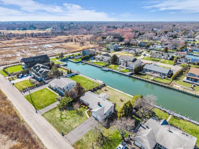 7 Lindner Court, Brookhaven, NY 11719