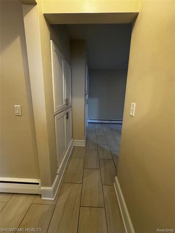 117 W 13 Mile Rd Road, Royal Oak, MI 48073