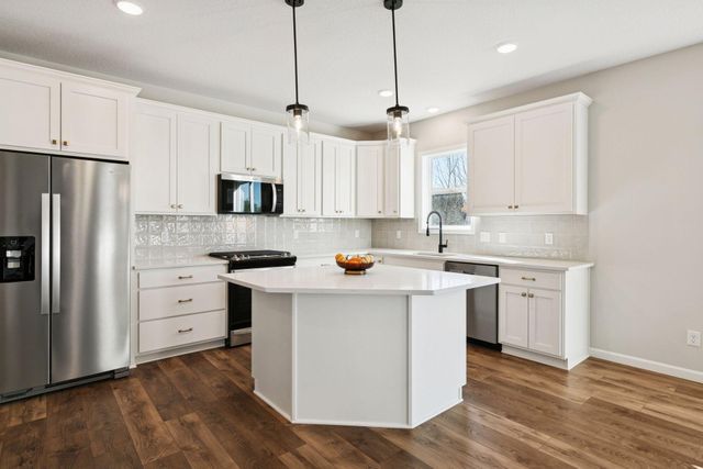 281 15th Avenue SE, Lonsdale, MN 55046