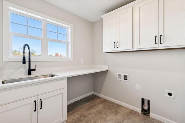 281 15th Avenue SE, Lonsdale, MN 55046