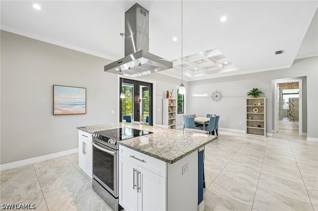 423 14th AVE NE, Naples, FL 34120