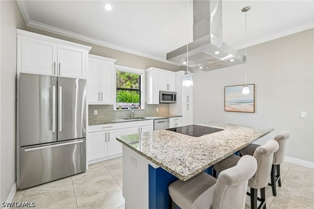 423 14th AVE NE, Naples, FL 34120
