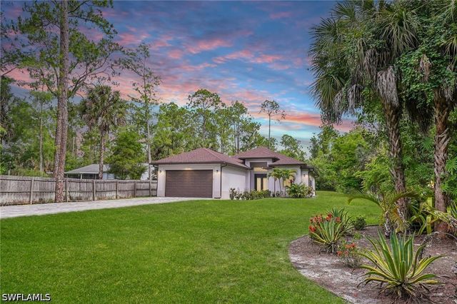 423 14th AVE NE, Naples, FL 34120