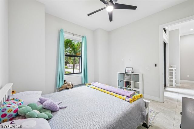 423 14th AVE NE, Naples, FL 34120