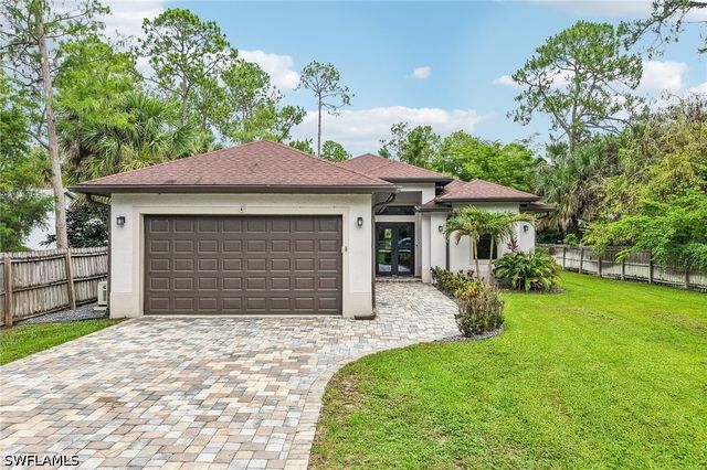 423 14th AVE NE, Naples, FL 34120
