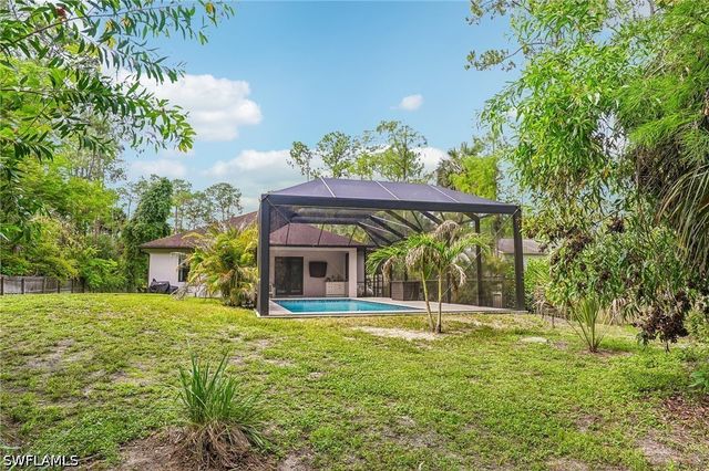 423 14th AVE NE, Naples, FL 34120