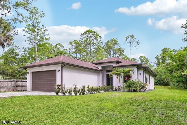 423 14th AVE NE, Naples, FL 34120