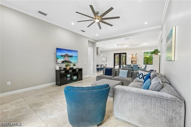 423 14th AVE NE, Naples, FL 34120