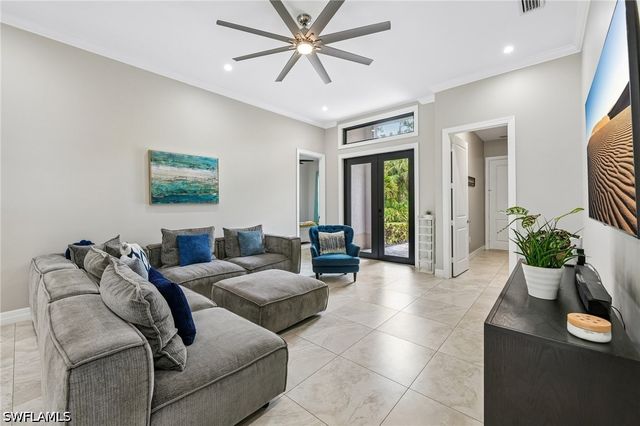 423 14th AVE NE, Naples, FL 34120