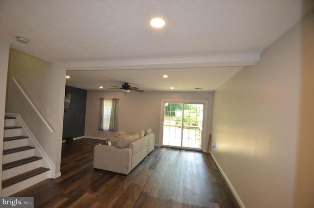 940 GAMING SQ, Hampstead, MD 21074