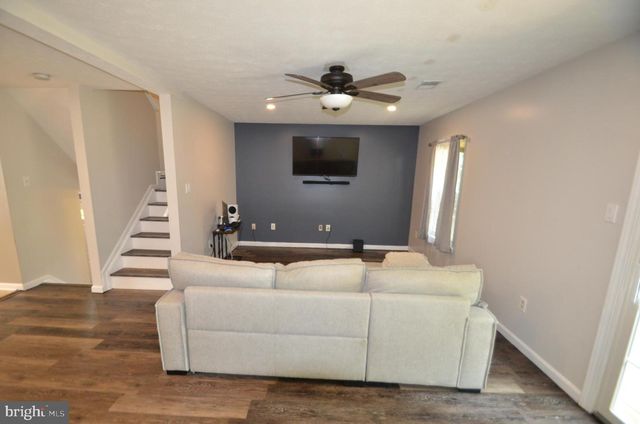 940 GAMING SQ, Hampstead, MD 21074