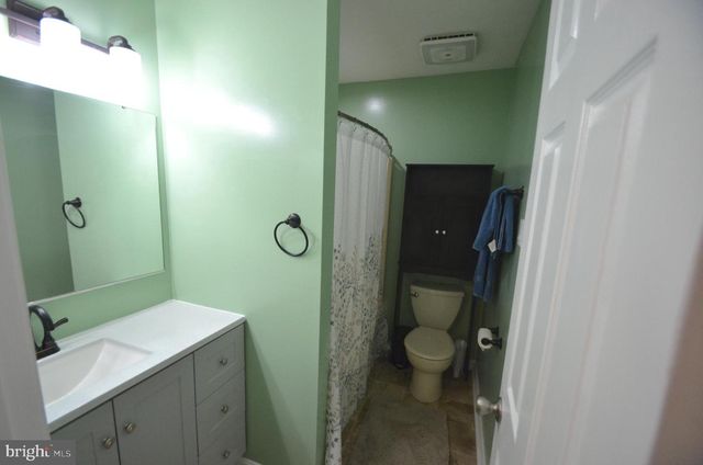 940 GAMING SQ, Hampstead, MD 21074