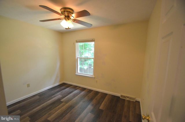 940 GAMING SQ, Hampstead, MD 21074