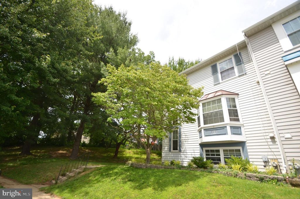 940 GAMING SQ, Hampstead, MD 21074