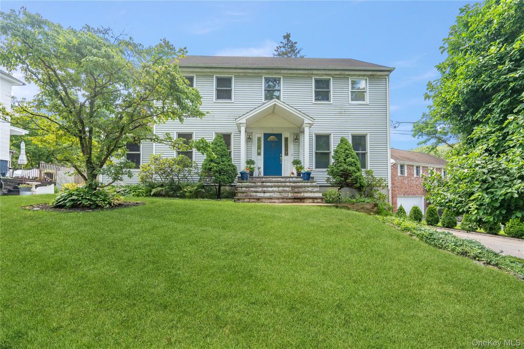 6 Cedar Avenue, Locust Valley, NY 11560