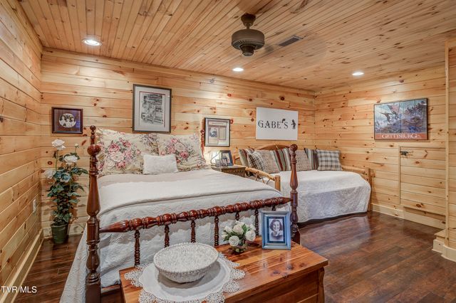 223 Black Bear Ridge, Roan Mountain, TN 37687