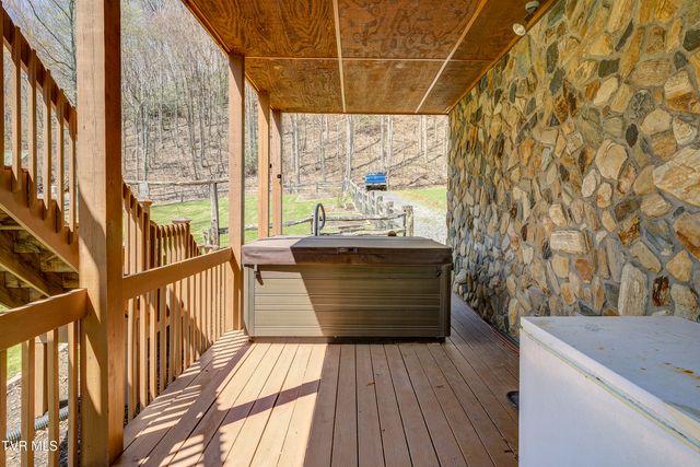 223 Black Bear Ridge, Roan Mountain, TN 37687