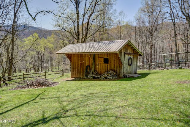 223 Black Bear Ridge, Roan Mountain, TN 37687