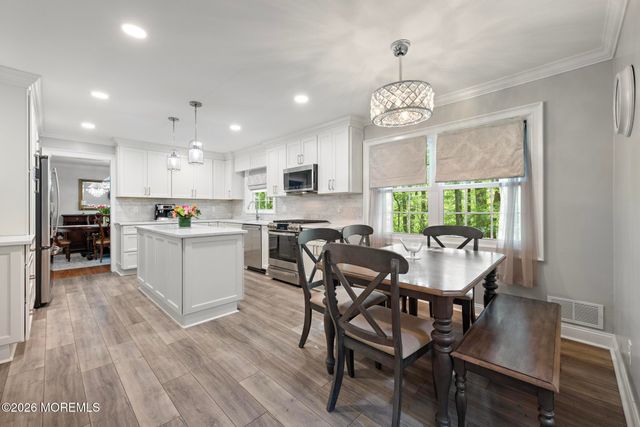 18 Lefferts Court, Middletown, NJ 07748
