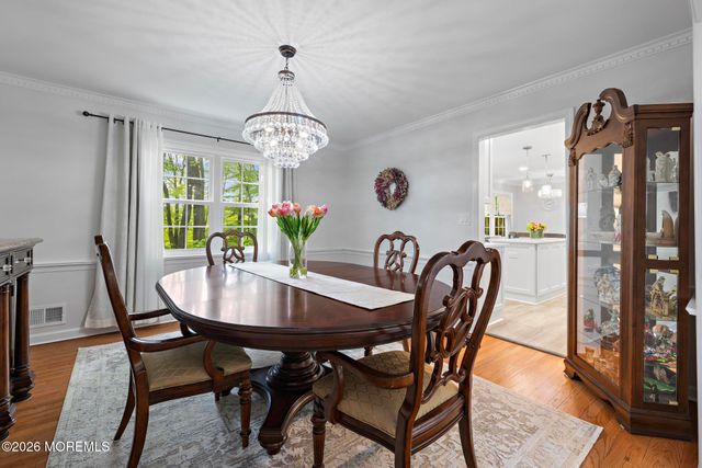 18 Lefferts Court, Middletown, NJ 07748