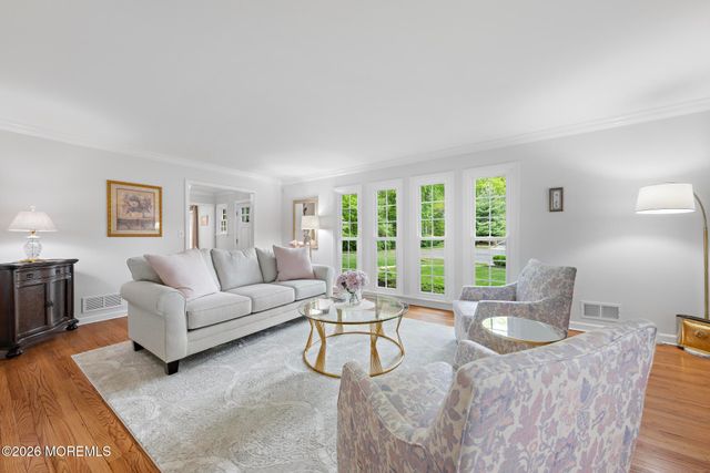18 Lefferts Court, Middletown, NJ 07748