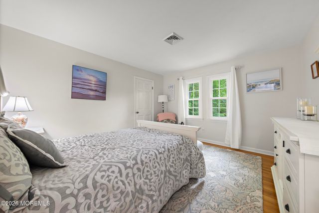 18 Lefferts Court, Middletown, NJ 07748