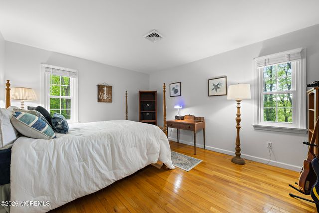 18 Lefferts Court, Middletown, NJ 07748