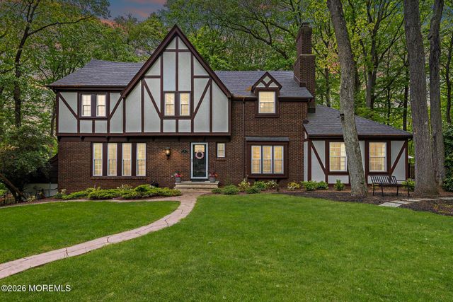 18 Lefferts Court, Middletown, NJ 07748