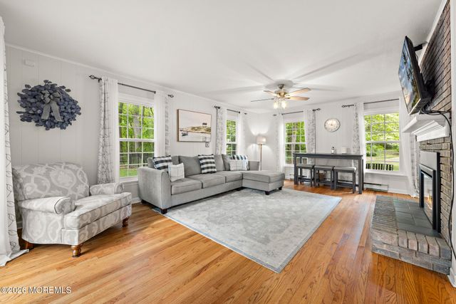18 Lefferts Court, Middletown, NJ 07748
