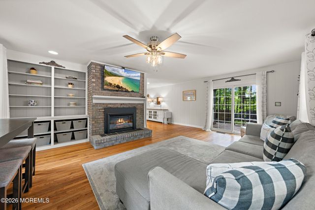 18 Lefferts Court, Middletown, NJ 07748