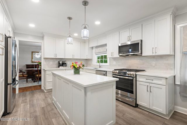 18 Lefferts Court, Middletown, NJ 07748