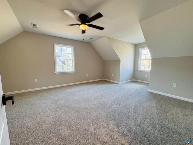 200 ROBIN HOOD RD, Staunton, VA 24401