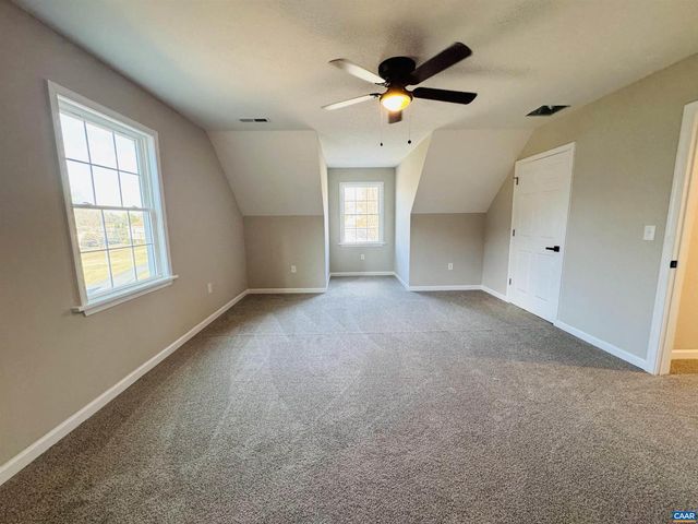 200 ROBIN HOOD RD, Staunton, VA 24401