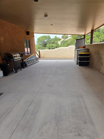 76 Calle Josephina, Santa Fe, NM 87506
