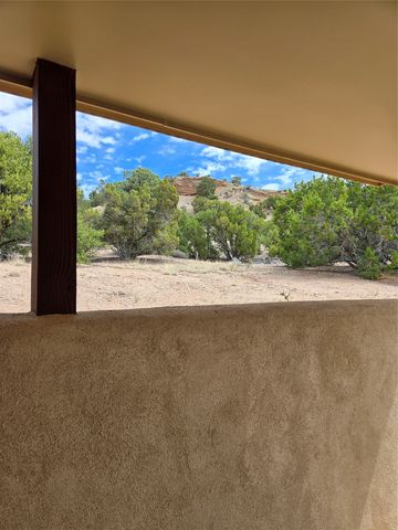 76 Calle Josephina, Santa Fe, NM 87506