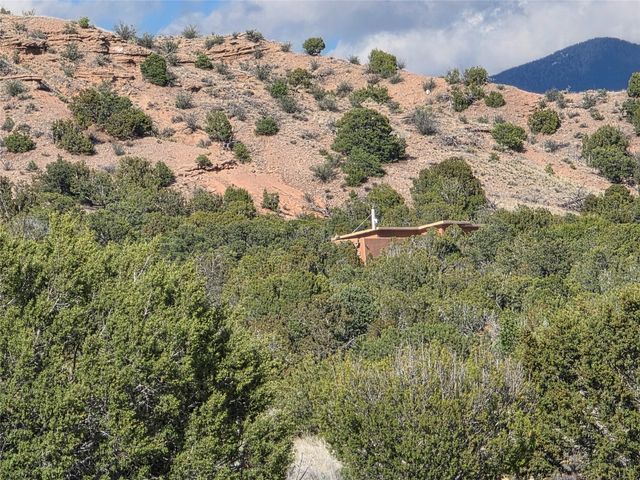 76 Calle Josephina, Santa Fe, NM 87506