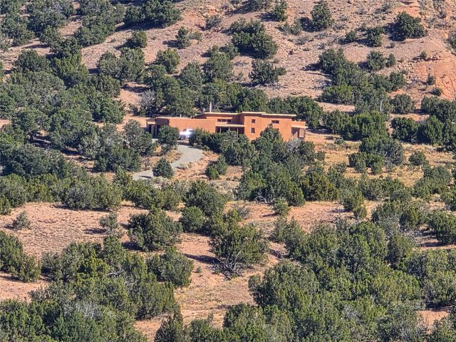 76 Calle Josephina, Santa Fe, NM 87506