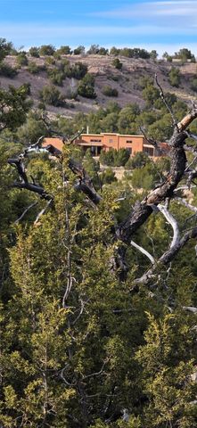 76 Calle Josephina, Santa Fe, NM 87506