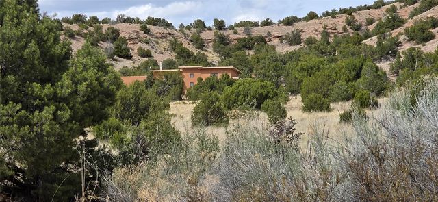 76 Calle Josephina, Santa Fe, NM 87506