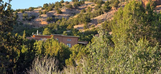 76 Calle Josephina, Santa Fe, NM 87506