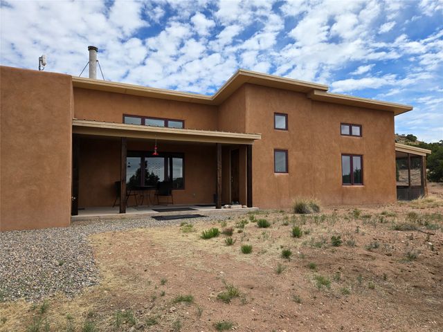 76 Calle Josephina, Santa Fe, NM 87506