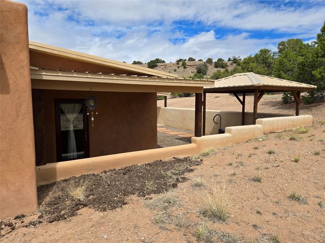76 Calle Josephina, Santa Fe, NM 87506