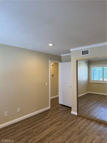 8566 Trinity 819c, Huntington Beach, CA 92646