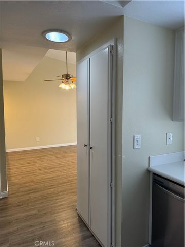 8566 Trinity 819c, Huntington Beach, CA 92646