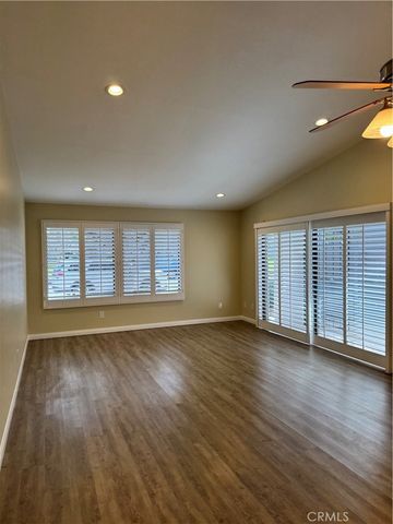 8566 Trinity 819c, Huntington Beach, CA 92646