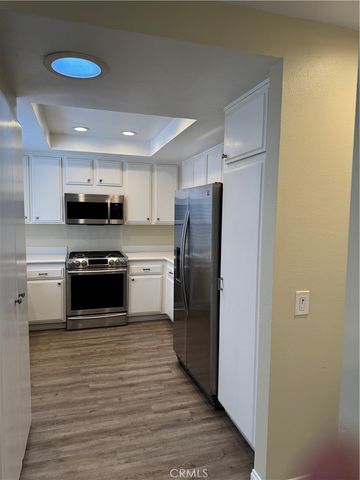 8566 Trinity 819c, Huntington Beach, CA 92646